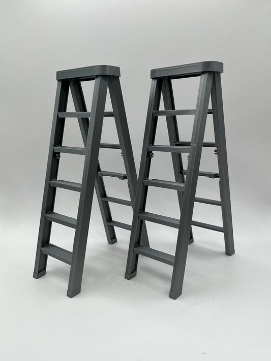 Dwie srebrne drabiny dla figurek WWE